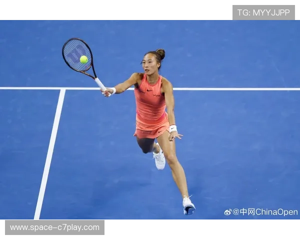 郑钦文中网比赛氛围热烈,球迷狂欢女王取开门红开怀大笑 郑钦文中网比赛氛围热烈,球迷狂欢女王取开门红开怀大笑