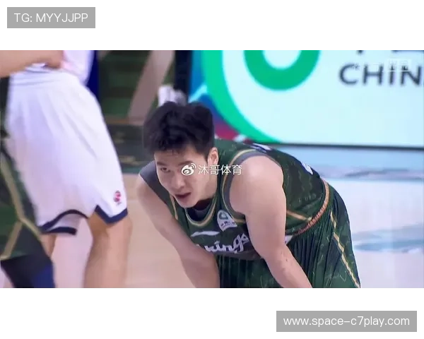 陈林坚三分破千里程碑,山东射手群爆发逆转同曦 陈林坚三分破千里程碑,山东射手群爆发逆转同曦