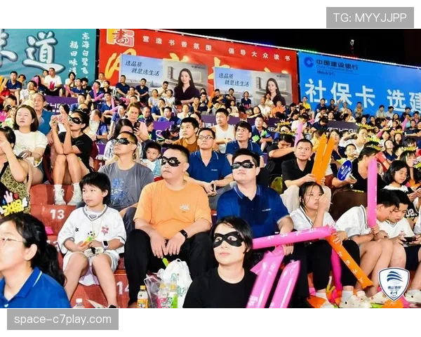 西甲基金会举办慈善赛，众多传奇球星亮相为儿童医院筹款